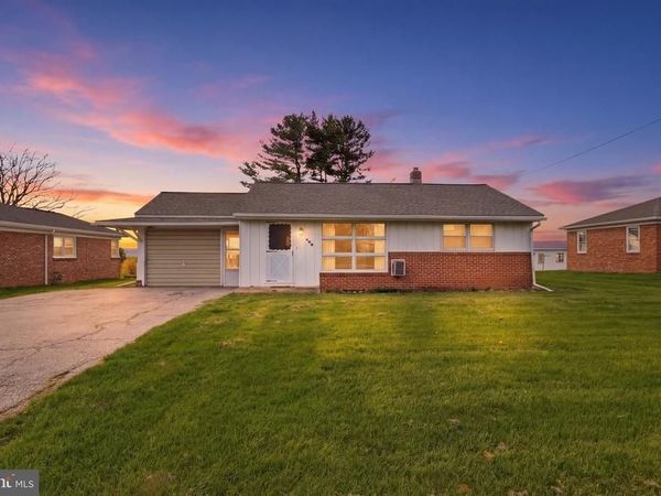 456 YORK STREET, MANCHESTER, PA 17345