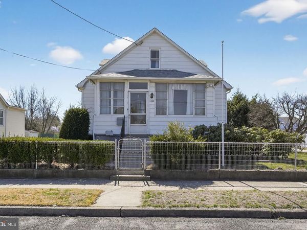 144 FARNER AVENUE, BURLINGTON, NJ 08016