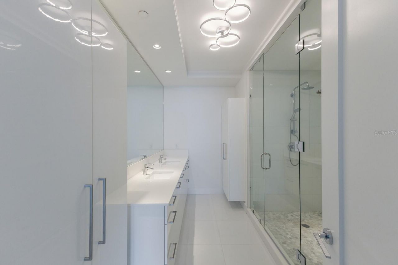 111 S Pineapple Avenue, Unit 1021, Sarasota, FL 34236 Photo