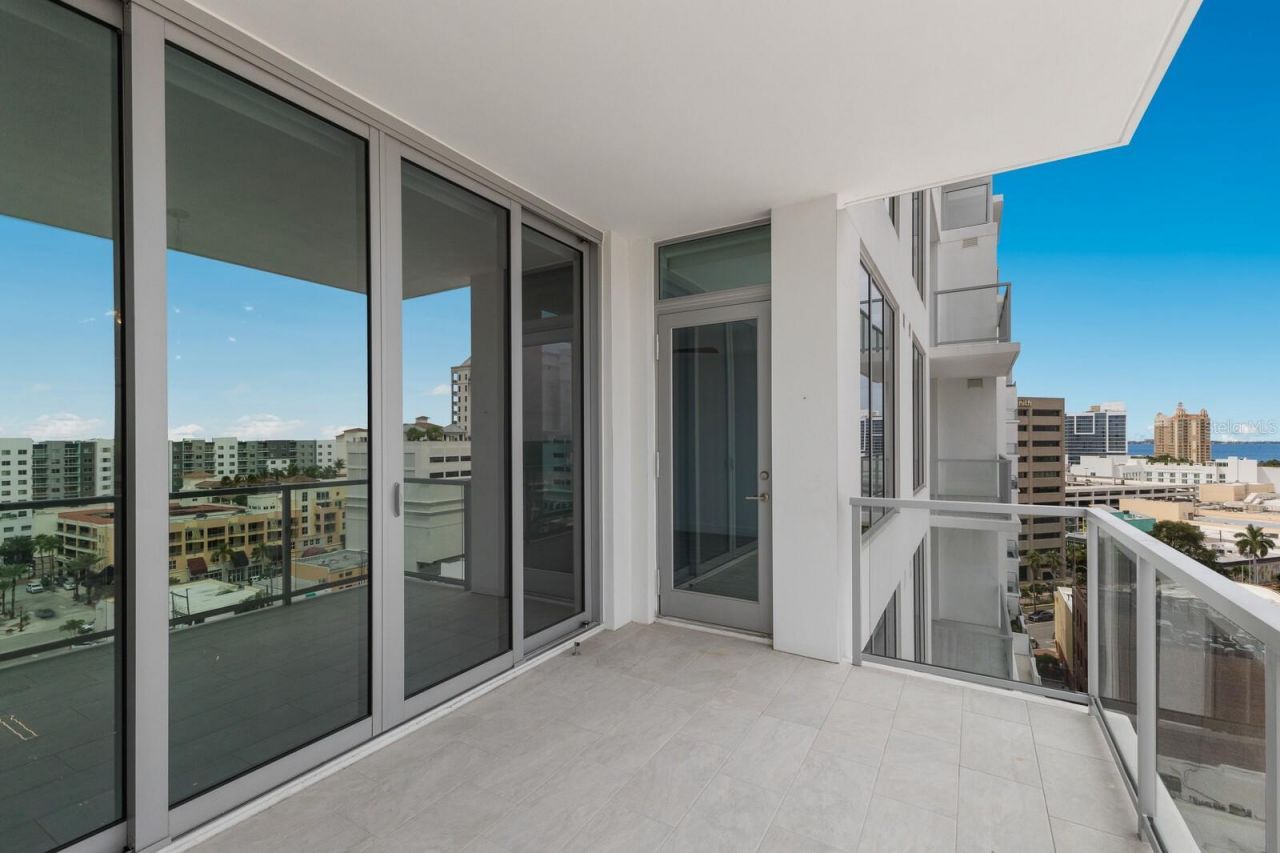 111 S Pineapple Avenue, Unit 1021, Sarasota, FL 34236 Photo