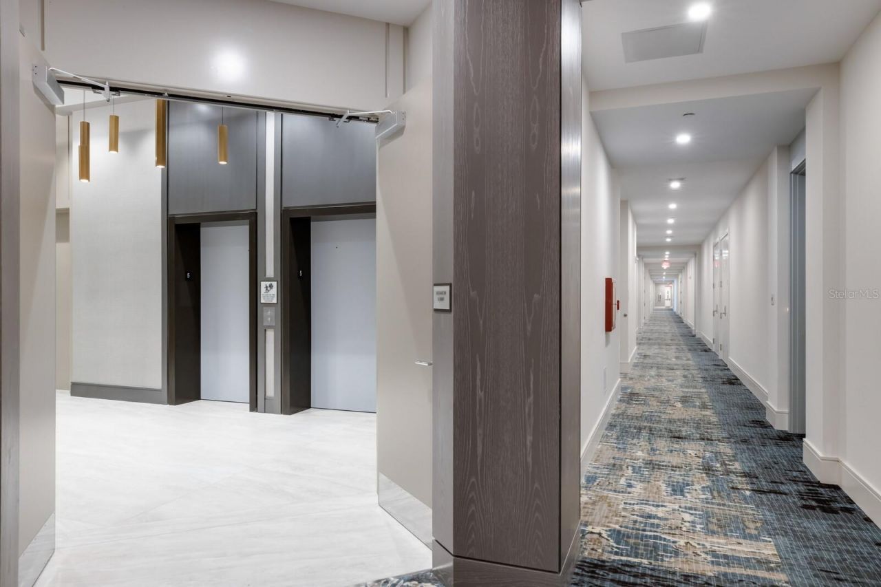 111 S Pineapple Avenue, Unit 1021, Sarasota, FL 34236 Photo