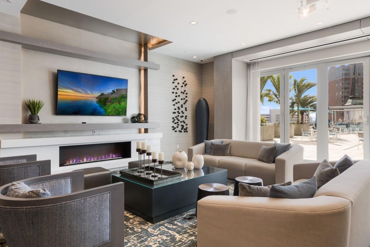 111 S Pineapple Avenue, Unit 1021, Sarasota, FL 34236 Photo