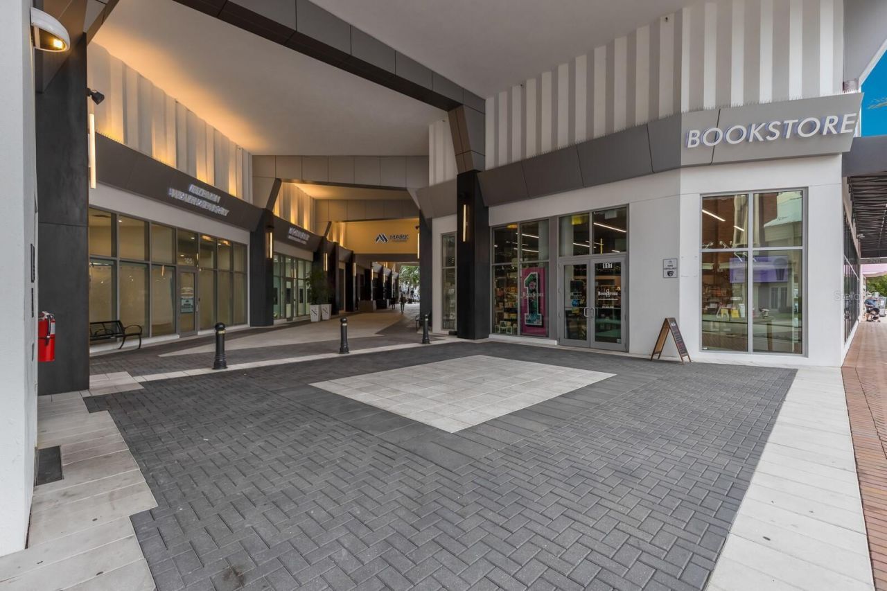 111 S Pineapple Avenue, Unit 1021, Sarasota, FL 34236 Photo