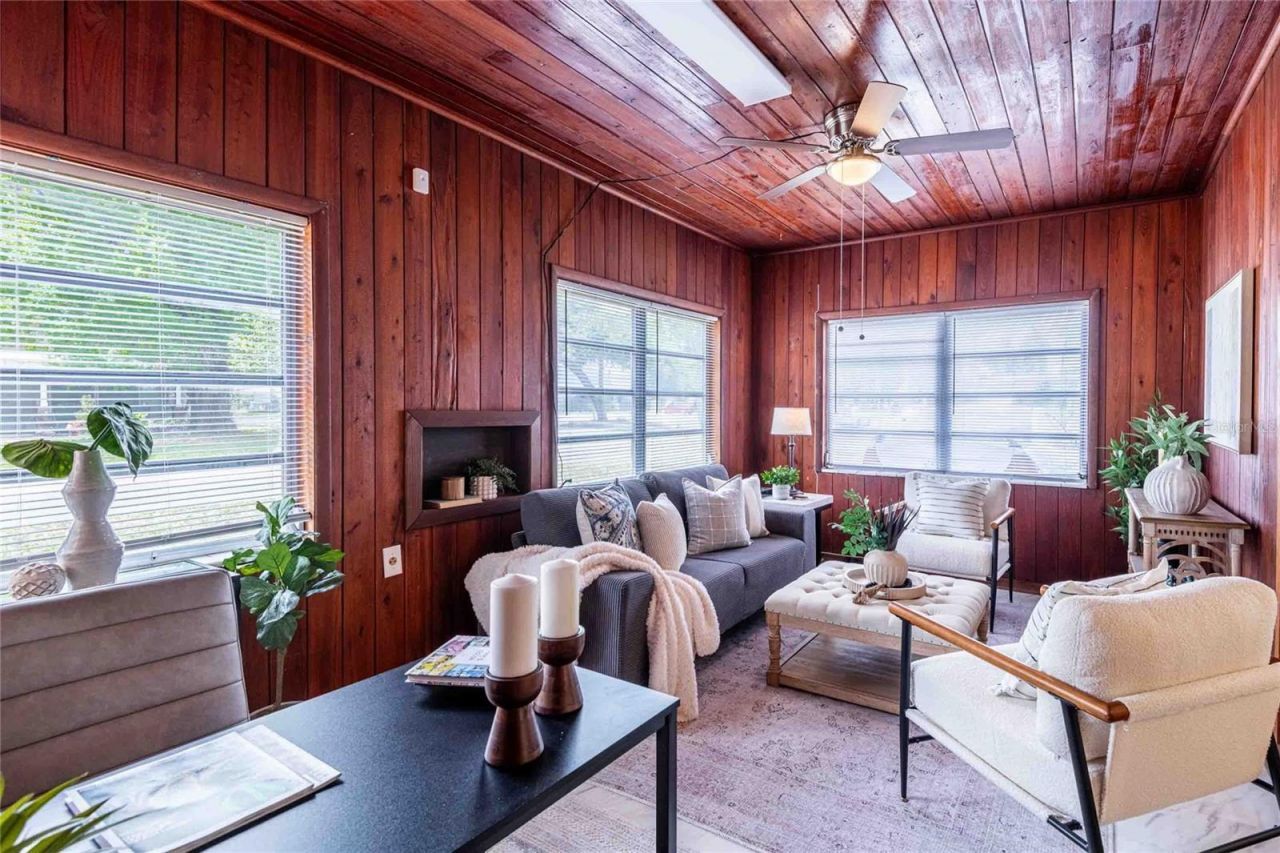 2542 W Hiawatha Street , Tampa, FL 33614 Photo