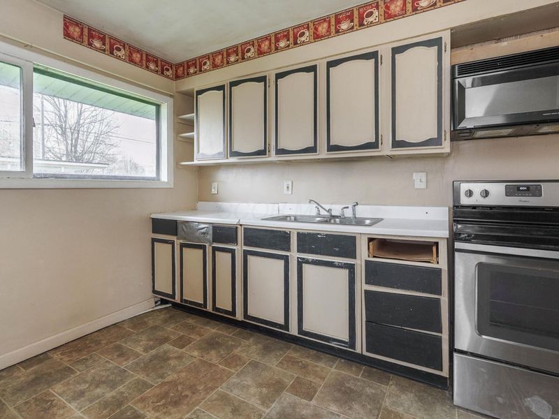 3295 Mary Avenue, Columbus, OH 43204 Photo 11