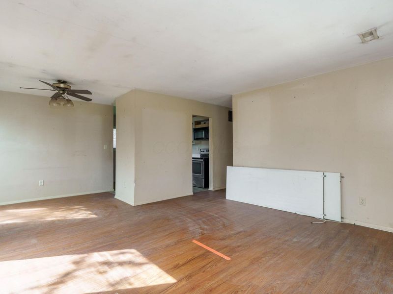 3295 Mary Avenue, Columbus, OH 43204 Photo 4