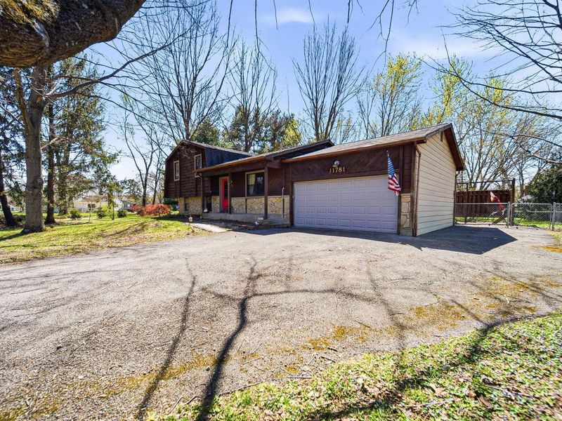 11781 Covington Court NW, Pickerington, OH 43147 Photo 3