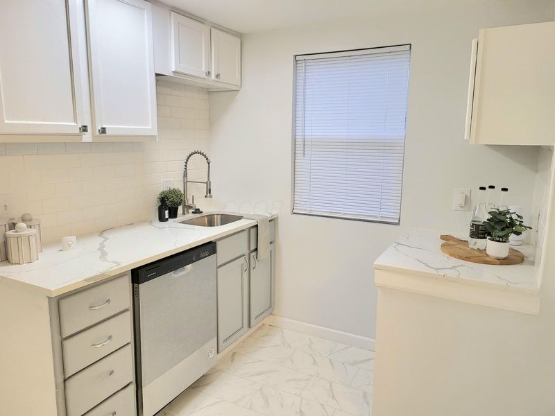 570 N Ohio Avenue, Columbus, OH 43203 Photo 11