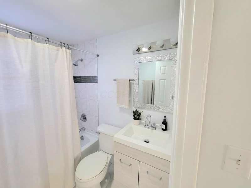 570 N Ohio Avenue, Columbus, OH 43203 Photo 12