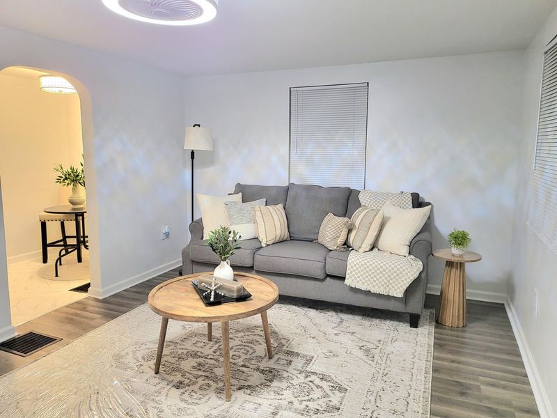 570 N Ohio Avenue, Columbus, OH 43203 Photo 3