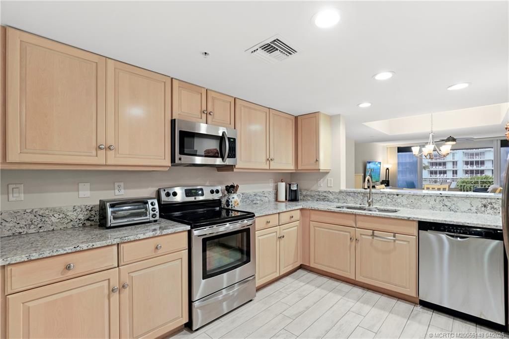 579 NE Plantation Road, Unit N-107, Stuart, FL 34996 Photo