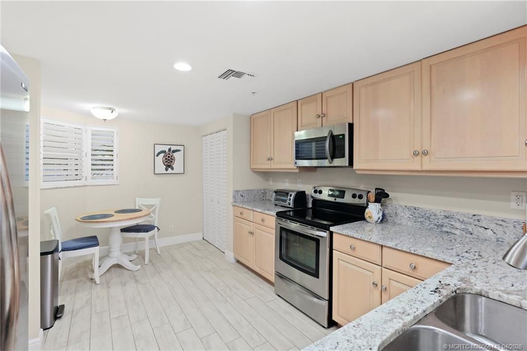 579 NE Plantation Road, Unit N-107, Stuart, FL 34996 Photo