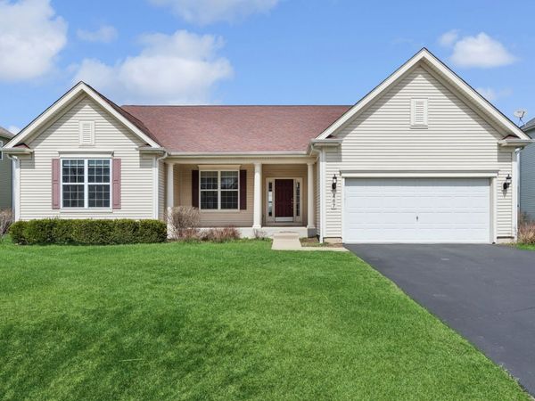 467 Snow Street, Sugar Grove, IL 60554