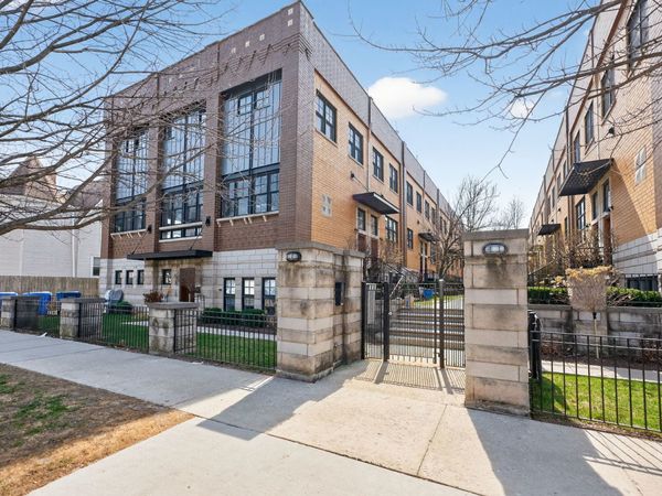 2060 N Stave Street, Unit 2, Chicago, IL 60647