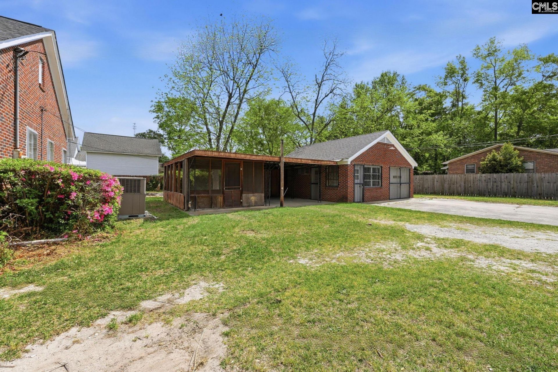 570 W Columbia Avenue Photo 11