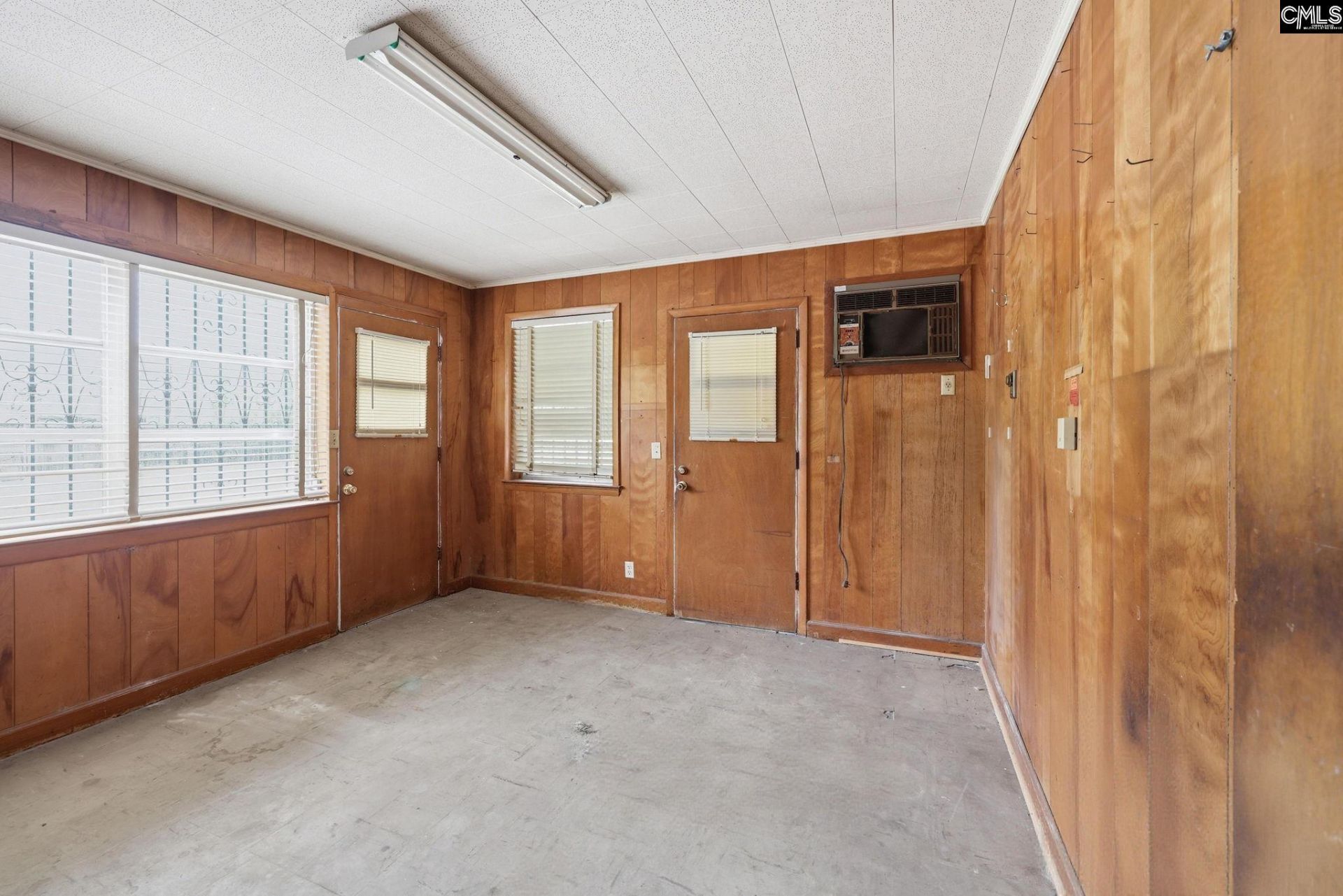 570 W Columbia Avenue Photo 11