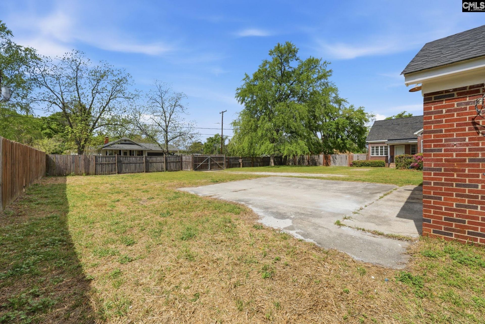 570 W Columbia Avenue Photo 14