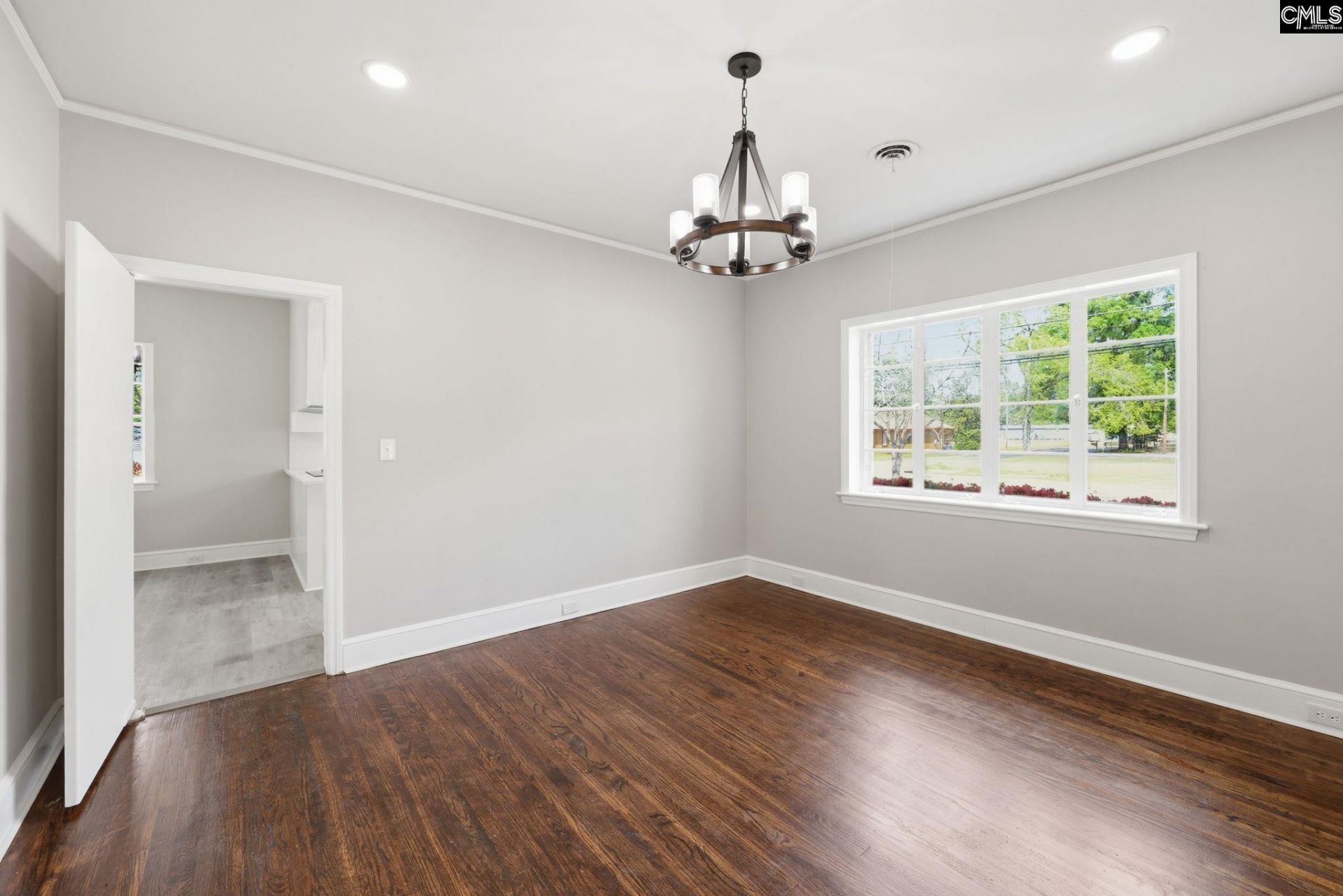 570 W Columbia Avenue Photo 21