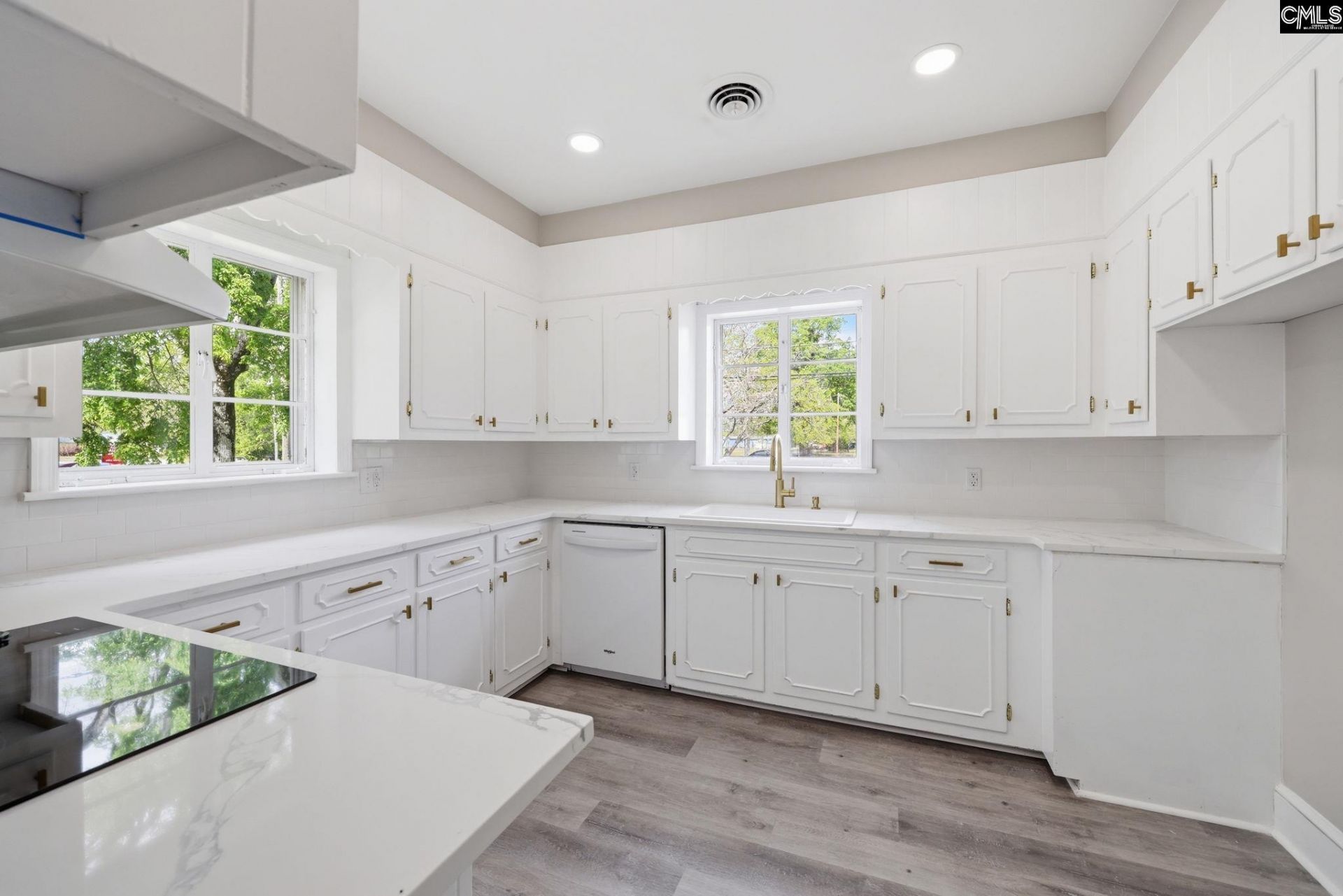 570 W Columbia Avenue Photo 22