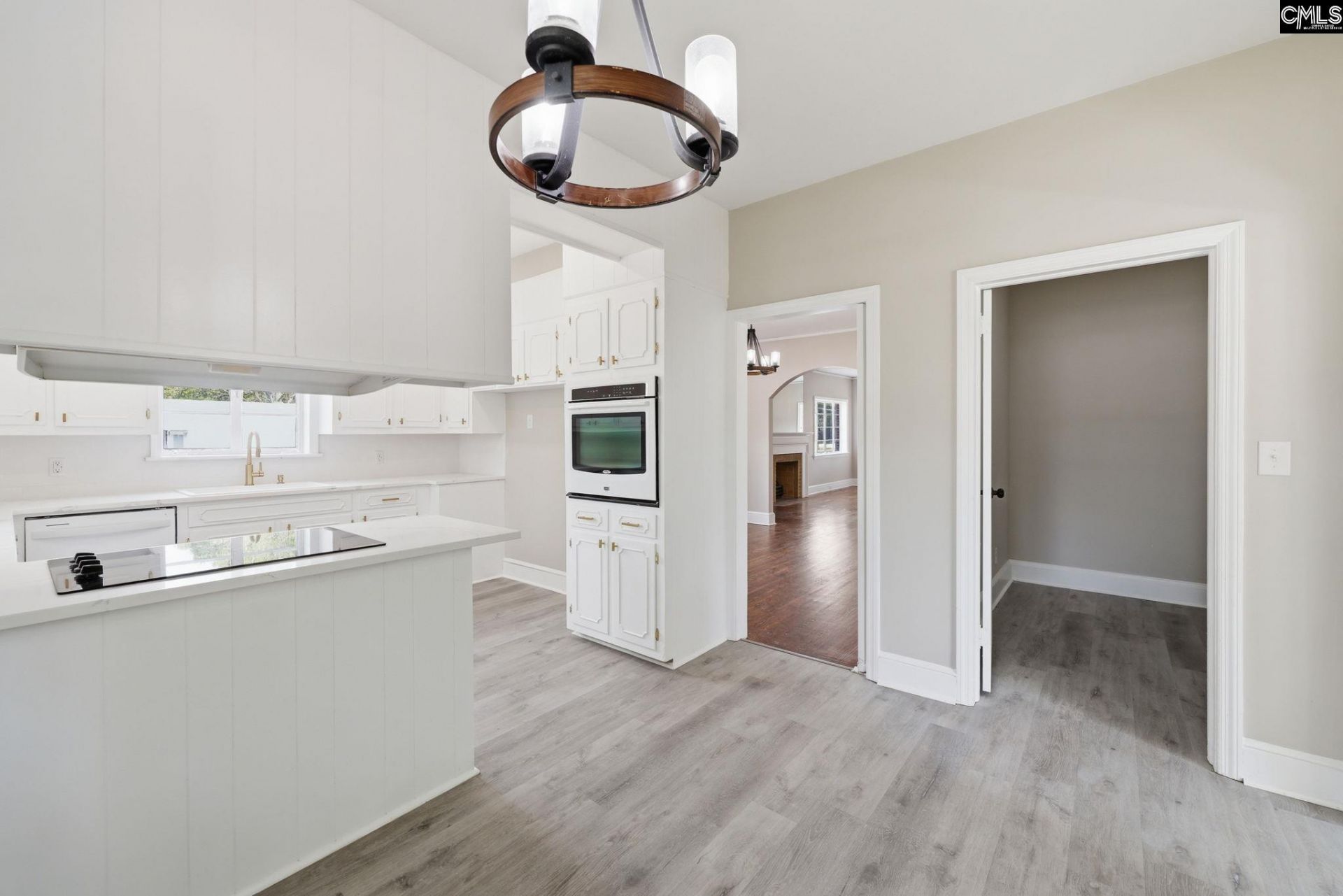 570 W Columbia Avenue Photo 27