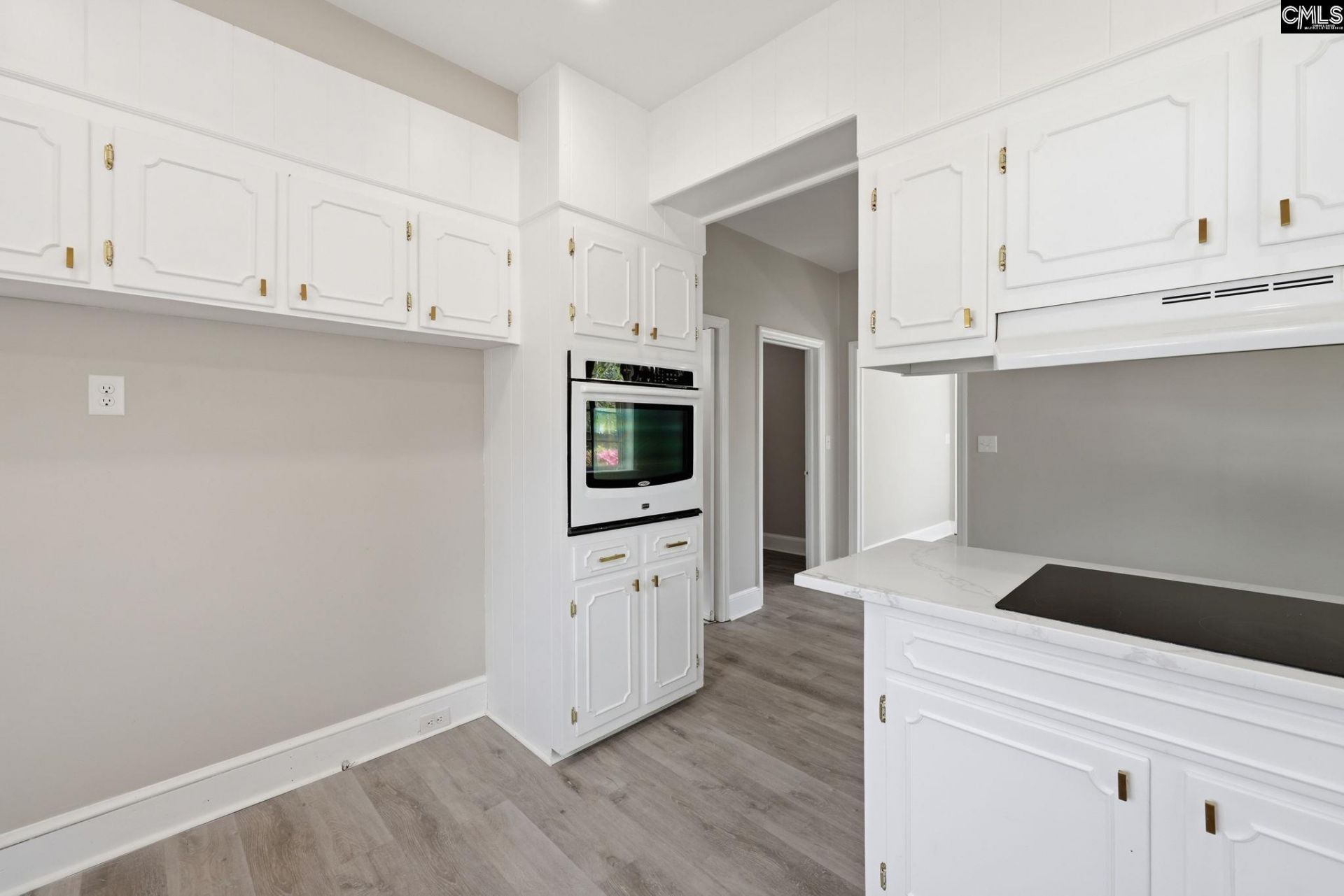 570 W Columbia Avenue Photo 28