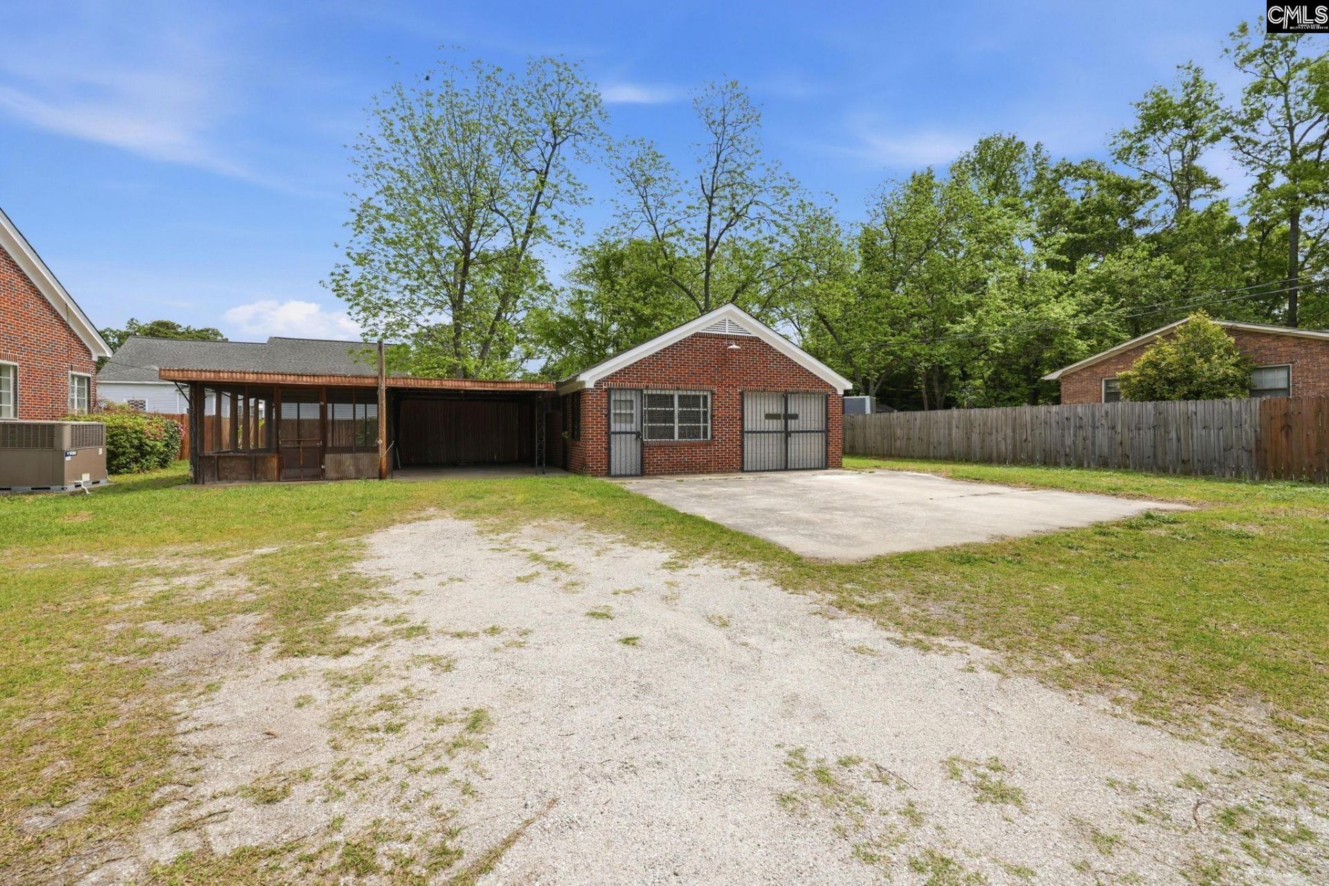 570 W Columbia Avenue Photo 6