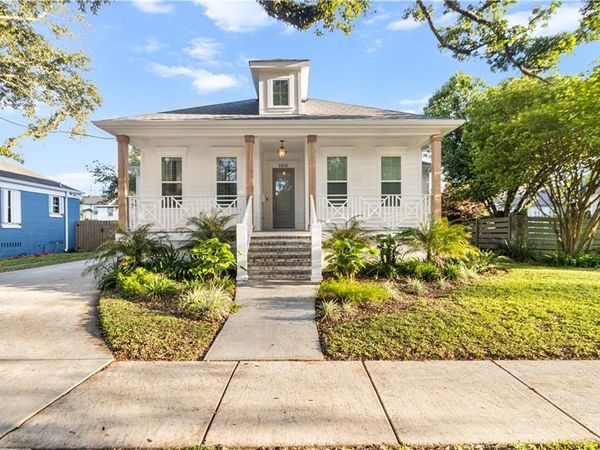 1618 CHARLTON Drive , New Orleans, LA 70122