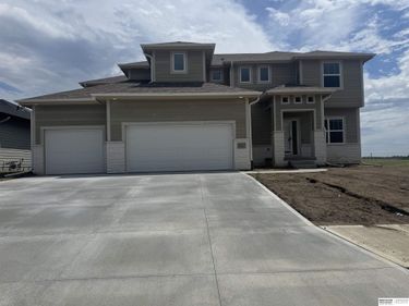 6327 N 207 Street, Elkhorn, NE 68022