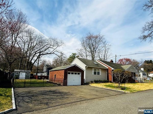 216 Cedar Lane, CLOSTER, NJ 07624