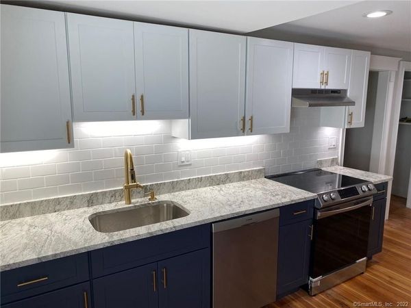 223 Park , Unit 3rd FL, West Hartford, CT 06119