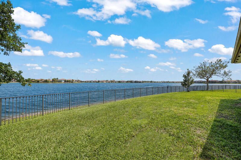 8691 Lakeside Bend, Parkland, FL 33076 Photo
