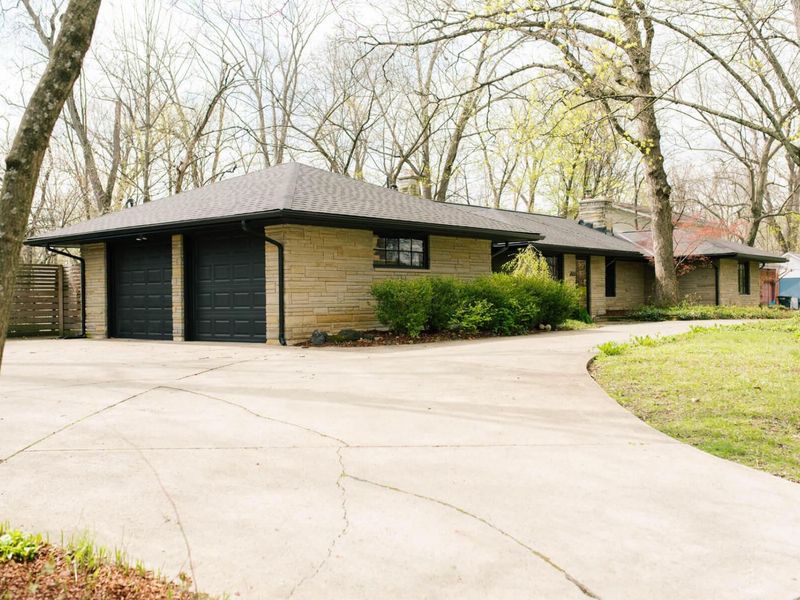 2655 Minerva Lake Road, Columbus, OH 43231 Photo 2