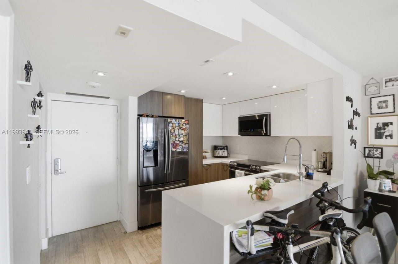 600 NE 36th St, Unit 1708, Miami, FL 33137 Photo