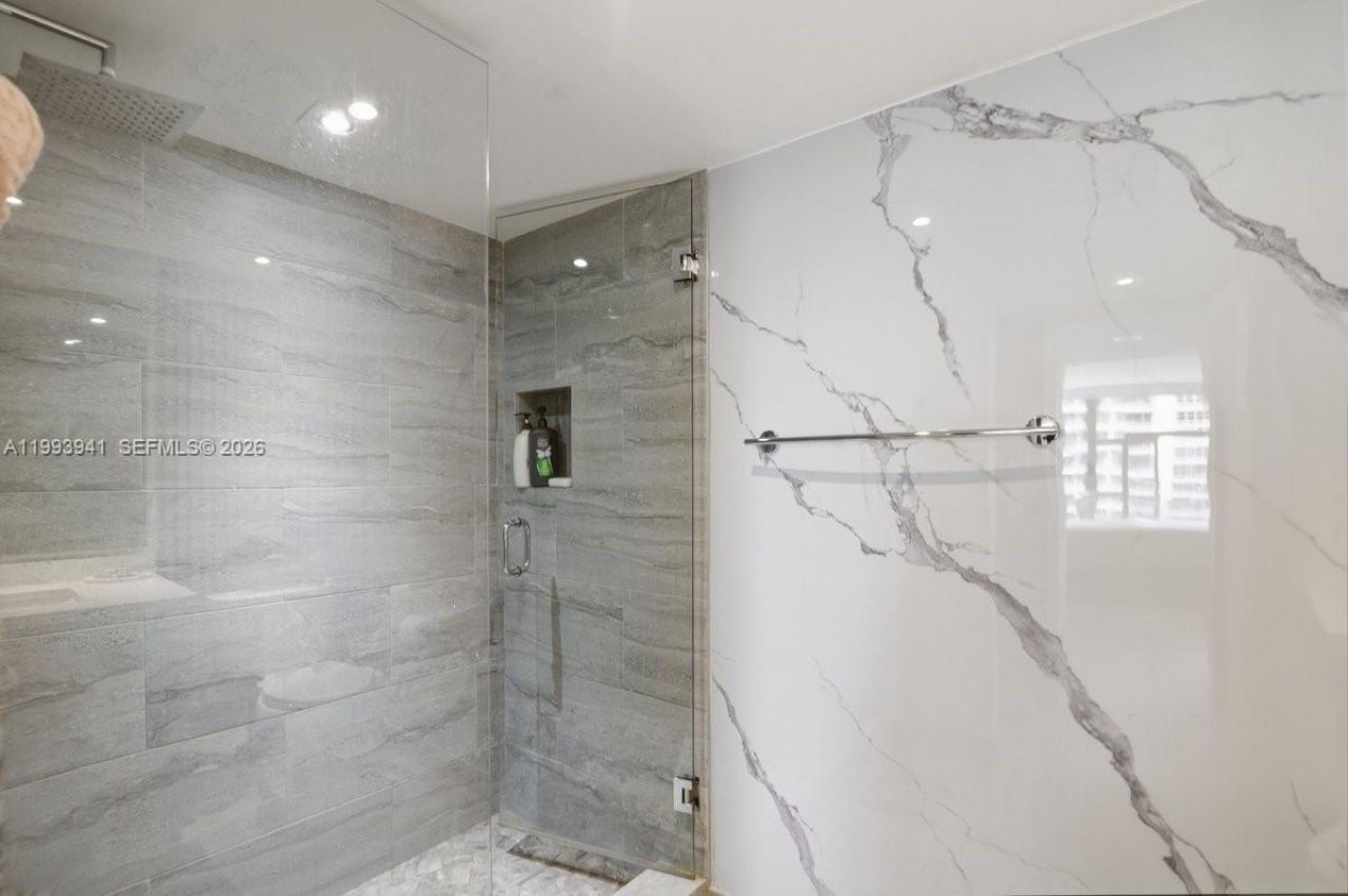 600 NE 36th St, Unit 1708, Miami, FL 33137 Photo