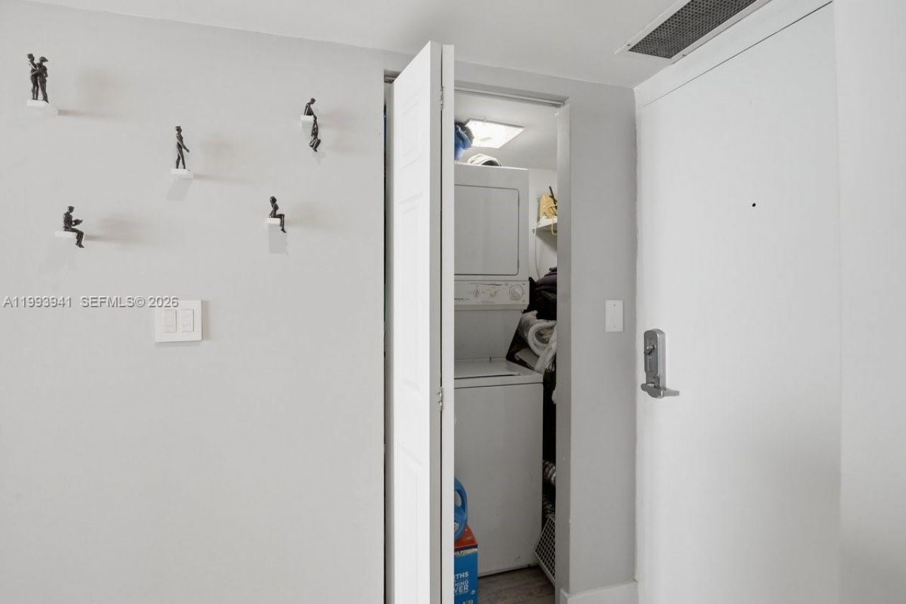 600 NE 36th St, Unit 1708, Miami, FL 33137 Photo