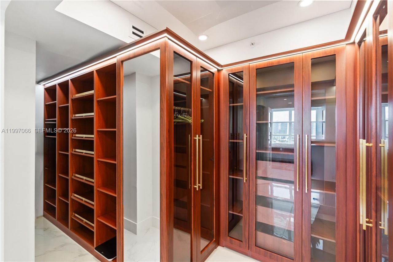 19101 NE 36th Ct, Unit 1605, Aventura, FL 33180 Photo