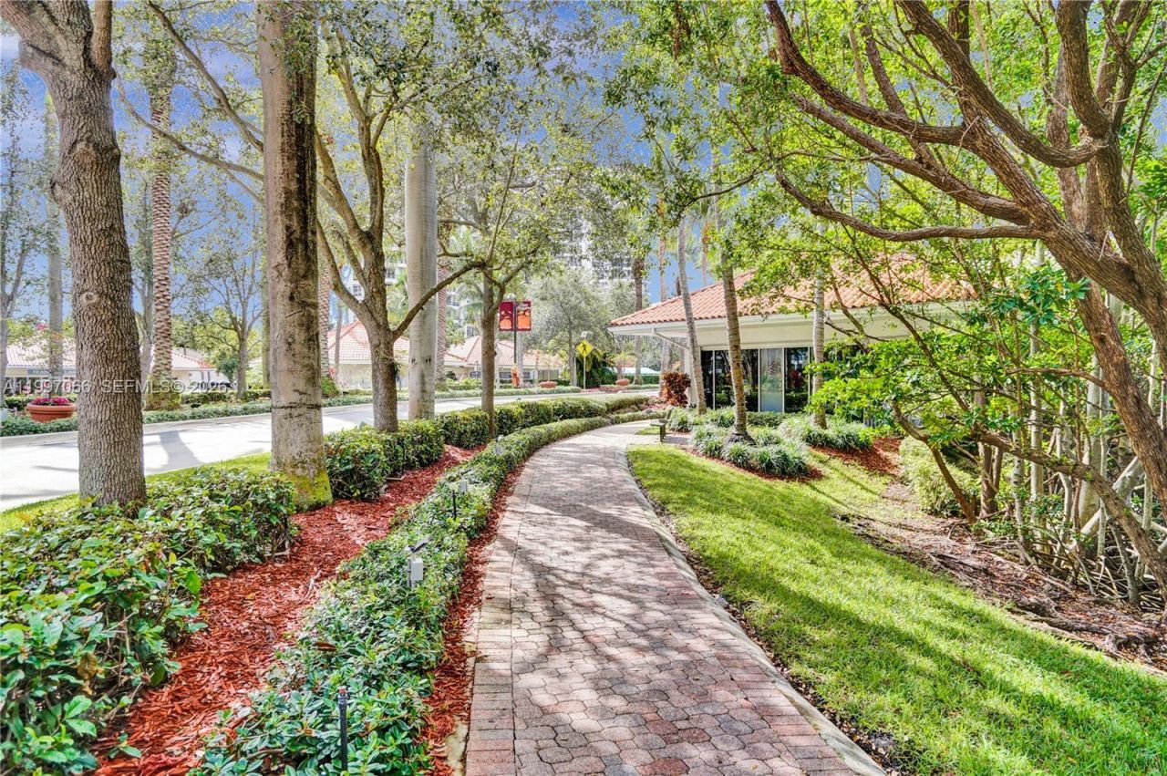 19101 NE 36th Ct, Unit 1605, Aventura, FL 33180 Photo