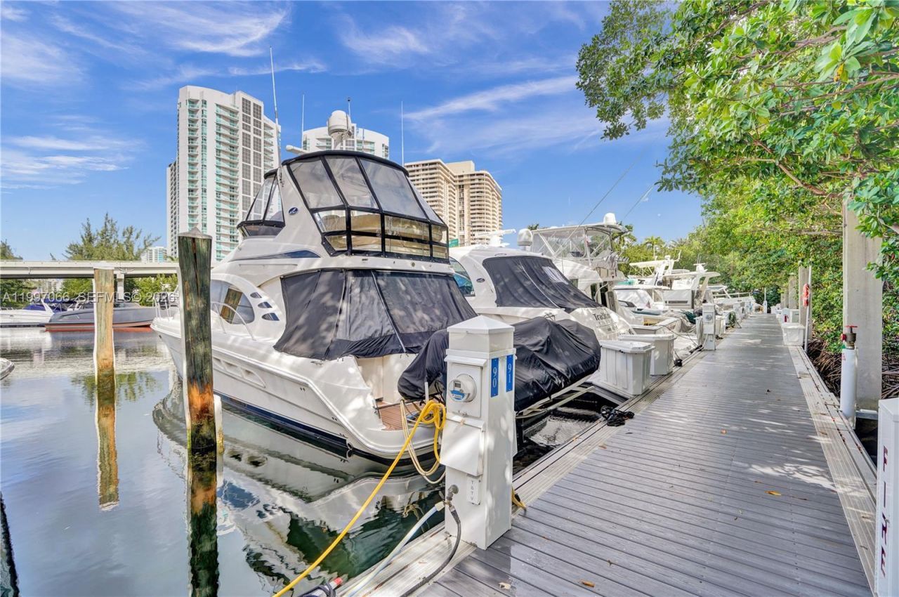 19101 NE 36th Ct, Unit 1605, Aventura, FL 33180 Photo