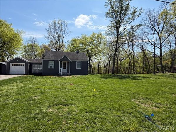 5 Acorn Drive , Unincorporated, MO 63128