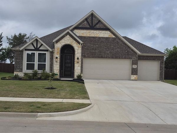 1719 Newport Lane , Cedar Hill, TX 75104
