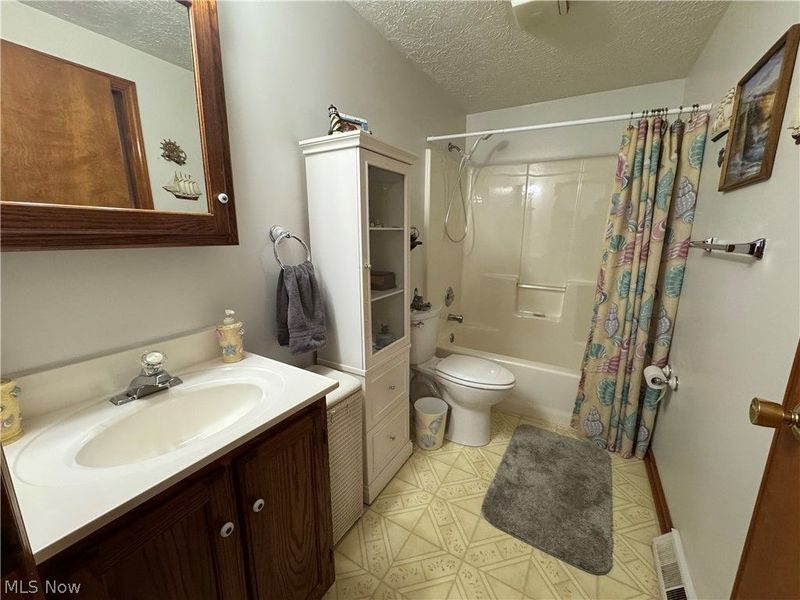 34046 Sylvia Drive, Eastlake, OH 44095 Photo 18