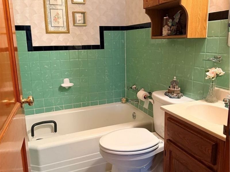 34046 Sylvia Drive, Eastlake, OH 44095 Photo 24