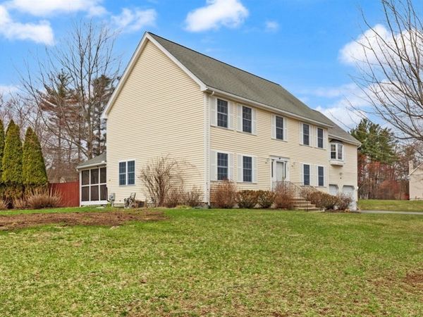 102 Russells Way, Westford, MA 01886