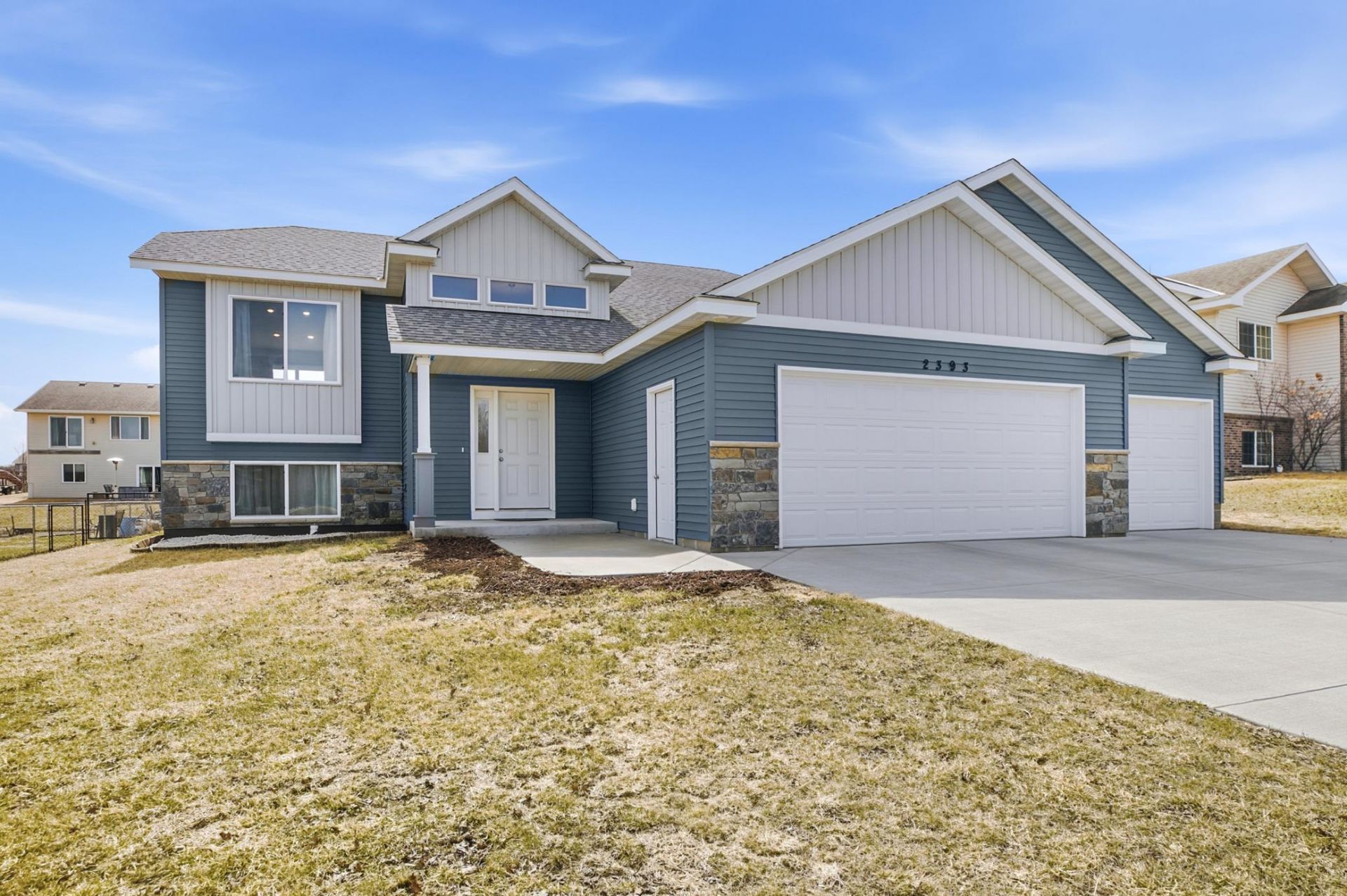 2393 Topaz Street , Saint Augusta, MN 56301