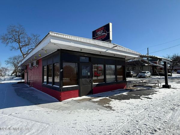 4820 N Summit Street , Toledo, OH 43611