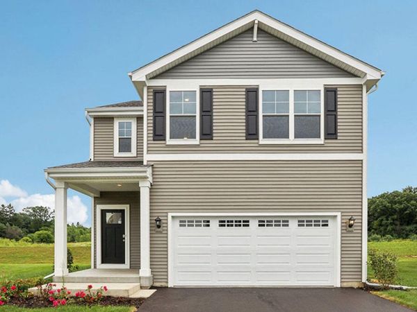 7102 Oakmont Rd, Mount Pleasant, WI 53403