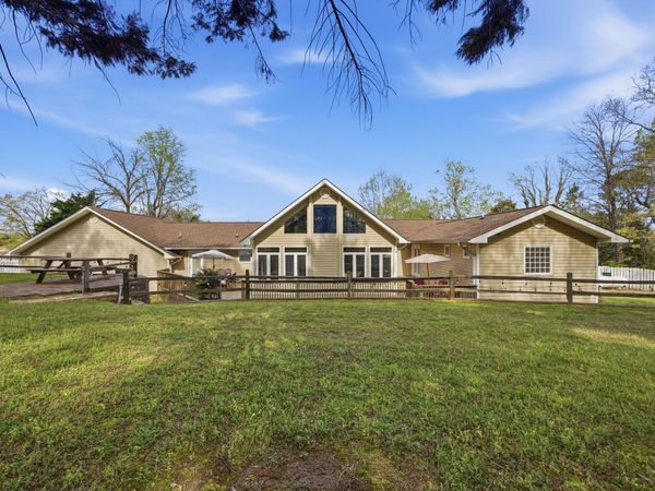11102 London Lane, Apison, TN 37302