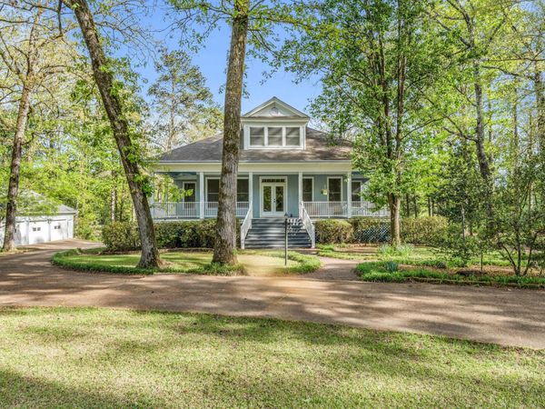 72 Lakeview, Starkville, MS 39759