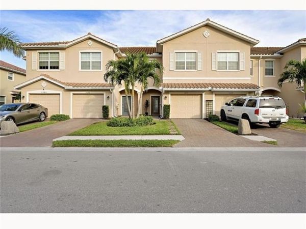 2672 Blossom WAY , NAPLES, FL 34120