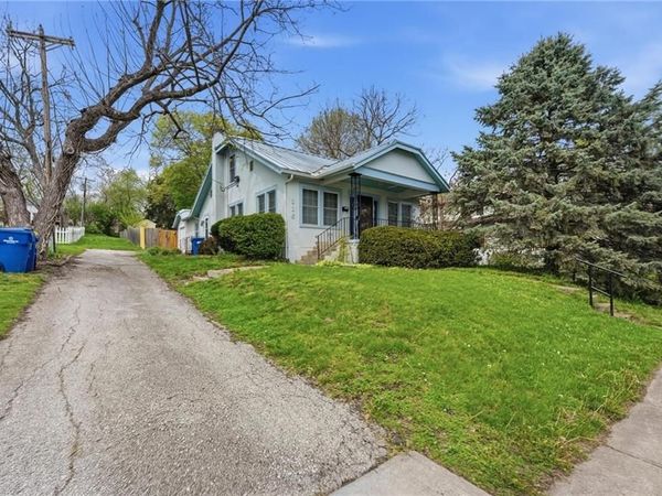 116 N Fairview Avenue, Liberty, MO 64068